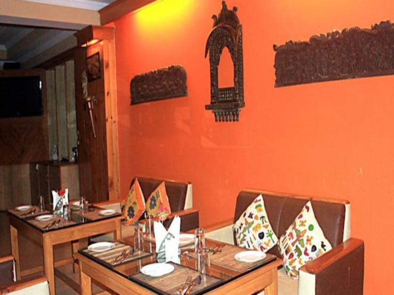 Una Comfort Nandini Hotell Dharamshala Exteriör bild